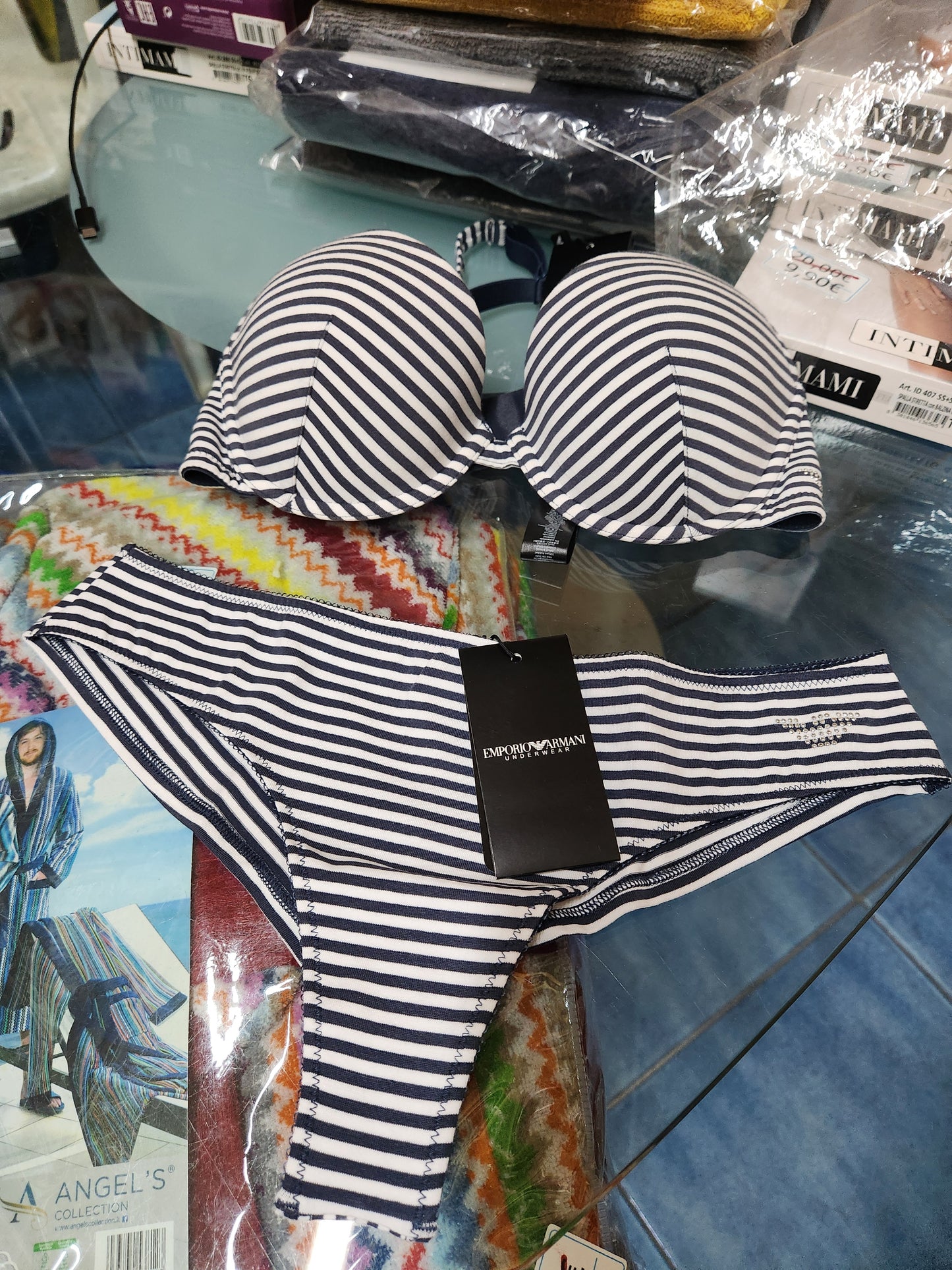 Coordinato reggiseno e slip Emporio Armani imbottito con culotta art.Vnm0