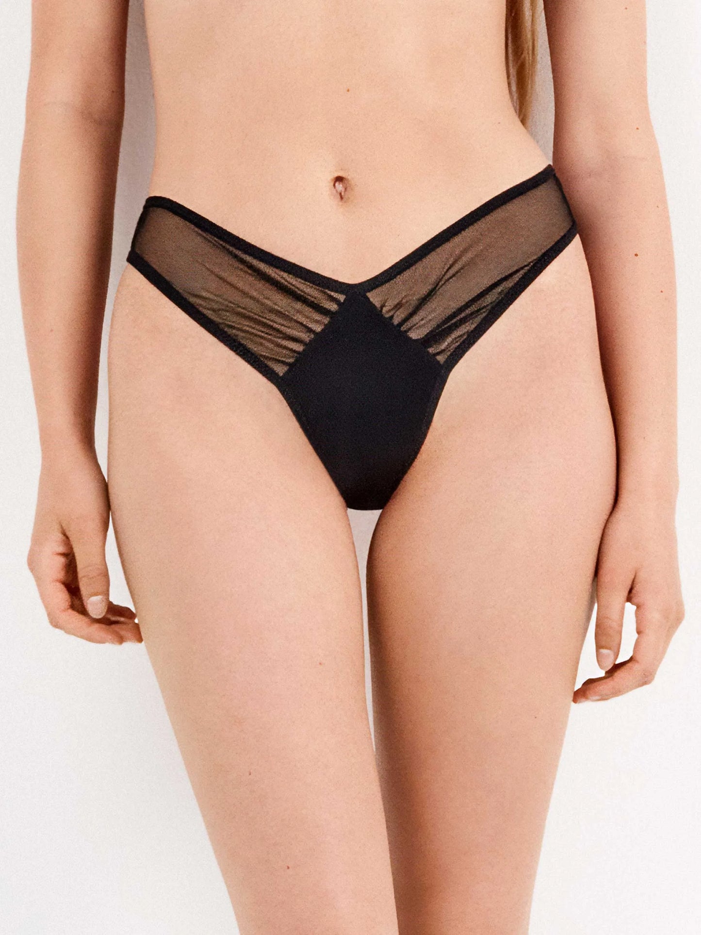 Slip tanga a V donna Gisela in tulle 2/10141